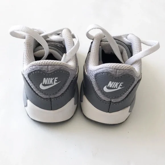 Nike gray air max sneakers  EUC size 6 - Picture 6 of 8